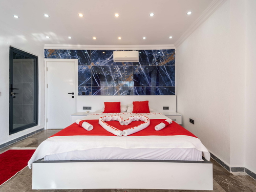  gece  -  Kasım
  | Kalkan İslamlar Balayı Villası: Jakuzili ve Özel Havuzlu Romantik Tatil